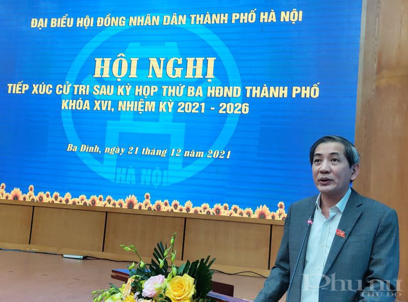 Đồng chí Hoàng Minh Dũng Tiến , Bí thư quận ủy Ba Đình phát biểu tại hội nghị
