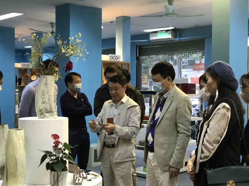 C&aacute;c đại biểu tham quan Triển l&atilde;m