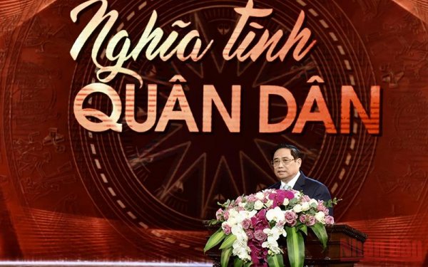 Thủ tướng Chính phủ Phạm Minh Chính phát biểu tại chương trình giao lưu nghệ thuật “Nghĩa tình quân dân”