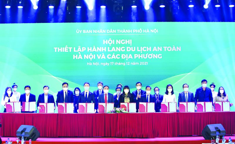 TP Hà Nội và 11 tỉnh, thành phía Bắc ký kết hợp tác thiết lập hành lang du lịch an toàn trong tình hình mới 	Ảnh: Hải Lê