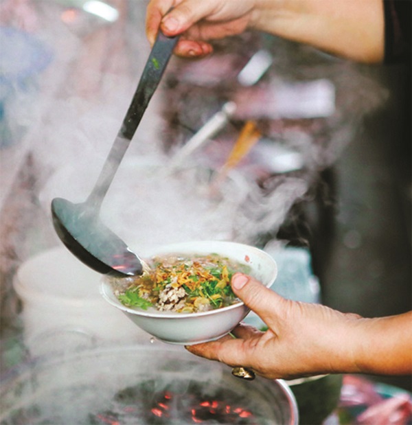 Ấm lòng bánh đúc ngày đông - ảnh 1