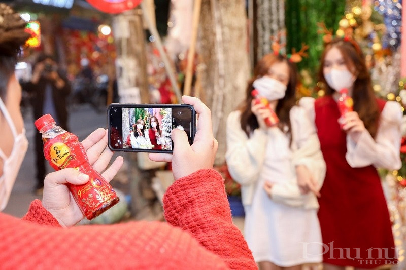 Thức uống thanh nhiệt giúp người trẻ tươi tắn bất ngờ chiếm spotlignt trong loạt hình check-in mùa Noel - ảnh 6