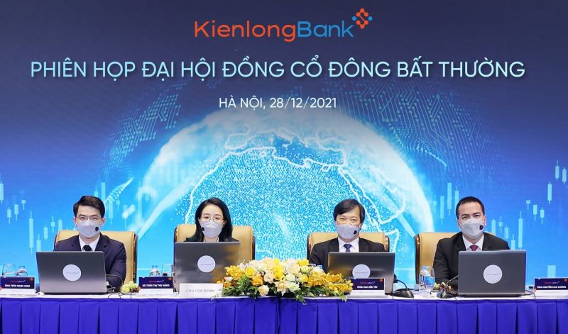 Đoàn chủ tọa làm việc tại Đại hội