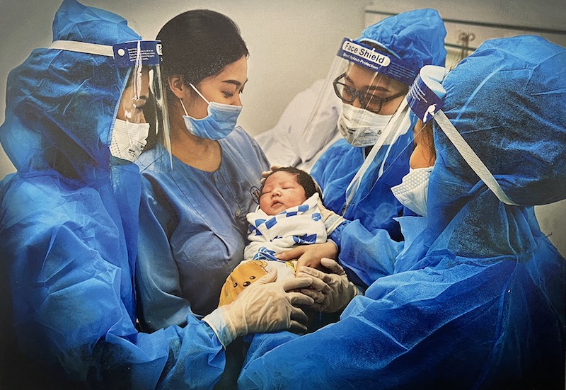 Một câu chuyện hạnh phúc giữa đại dịch được kể bằng hình ảnh