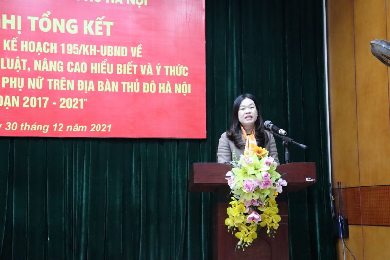 bà Phạm Thị Thanh Hương, Phó Giám đốc Sở Tư pháp Hà Nội phát biểu tại Hội nghị bà Phạm Thị Thanh Hương, Phó Giám đốc Sở Tư pháp Hà Nội phát biểu tại Hội nghị
