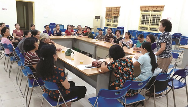 Một buổi sinh hoạt của CLB LĐGVGĐ phường Nhân Chính, quận Thanh Xuân
