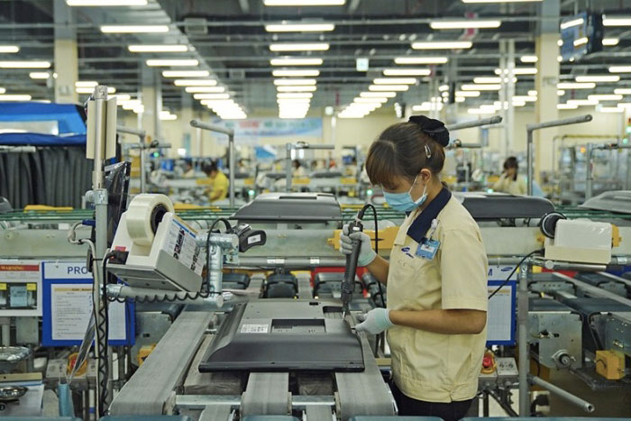 Dù chịu tác động của dịch bệnh nhưng các doanh nghiệp tại Hà Nội vẫn đảm bảo lương thưởng cho người lao động