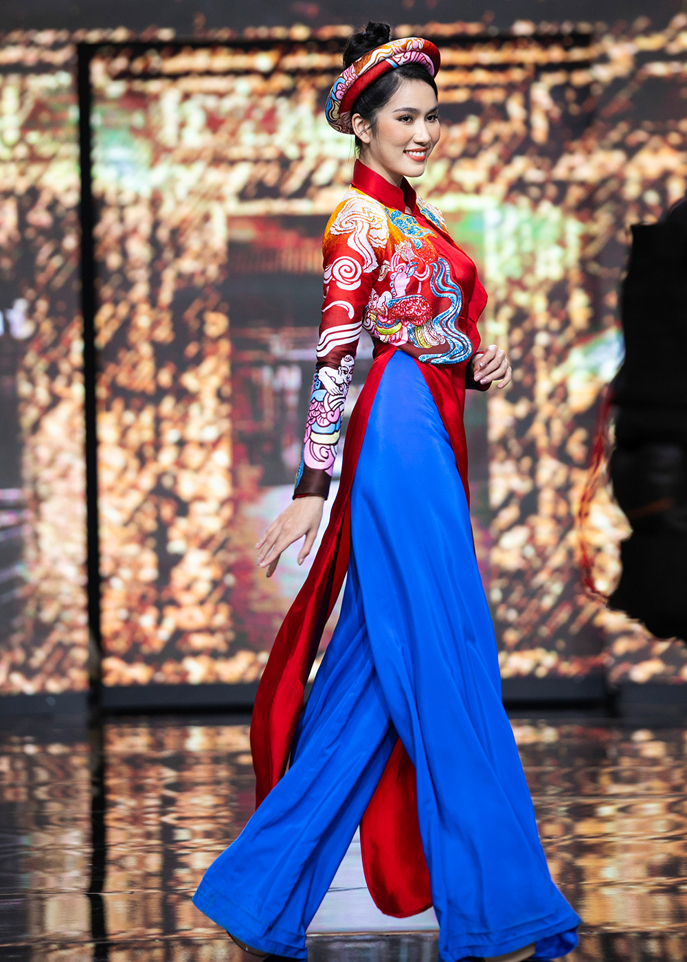 Dàn Hoa hậu, Á hậu diễn áo dài hoạ tiết tranh kim hoàng đón năm mới - ảnh 7