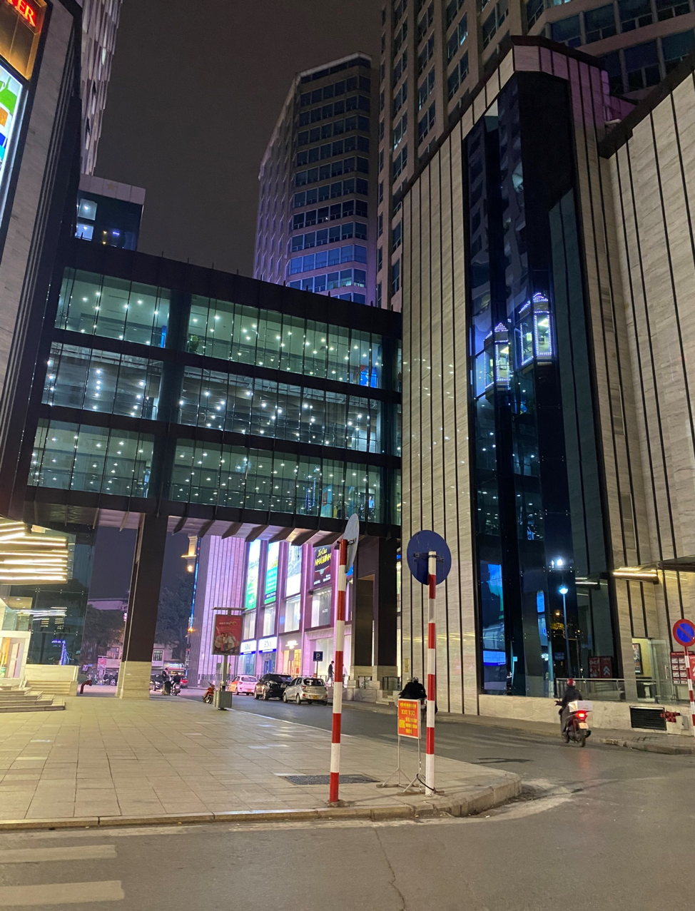 Khu vực Vincom Bà Triệu không ồn ào, sôi nổi như hằng năm