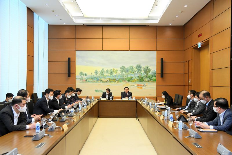 Các đại biểu tại phiên thảo luận tổ. Các đại biểu tại phiên thảo luận tổ.