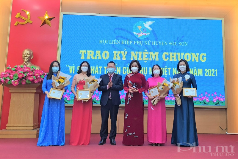 trao tặng Kỷ niệm chương  trao tặng Kỷ niệm chương