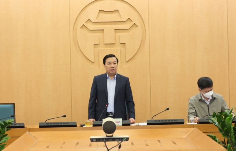 Phó Chủ tịch UBND TP Chử Xuân Dũng phát biểu tại phiên họp