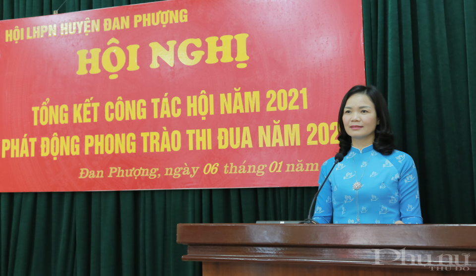 Đồng chí phát động phong trào thi đua năm 2022.