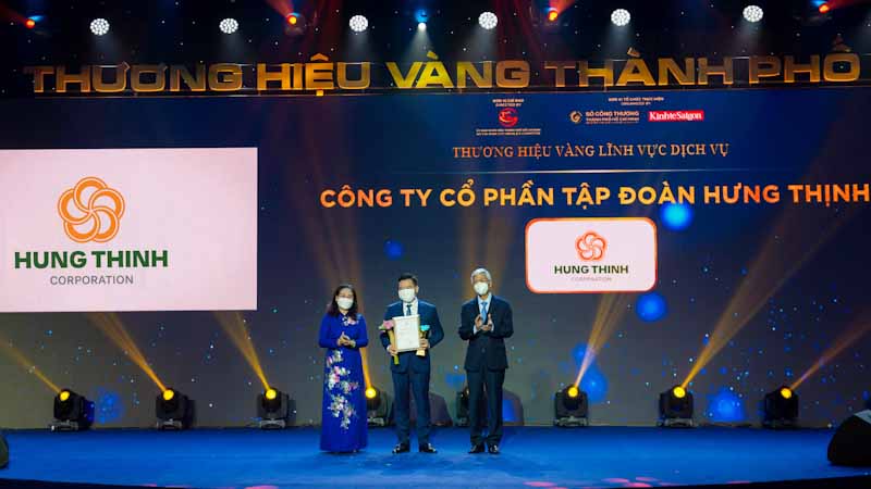 Chủ tịch HĐND TP.HCM Nguyễn Thị Lệ cùng Phó Chủ tịch UBND TP.HCM Võ Văn Hoan trao tặng giải thưởng Thương hiệu Vàng TP.HCM 2021 cho Chủ tịch Tập đoàn Hưng Thịnh Nguyễn Đình Trung Chủ tịch HĐND TP.HCM Nguyễn Thị Lệ cùng Phó Chủ tịch UBND TP.HCM Võ Văn Hoan trao tặng giải thưởng Thương hiệu Vàng TP.HCM 2021 cho Chủ tịch Tập đoàn Hưng Thịnh Nguyễn Đình Trung