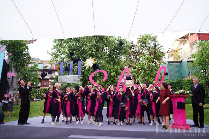 Học sinh tốt nghiệp A-levels tại TH School trong nhiều năm qua đã đạt những thành tích nổi trội. Học sinh tốt nghiệp A-levels tại TH School trong nhiều năm qua đã đạt những thành tích nổi trội.