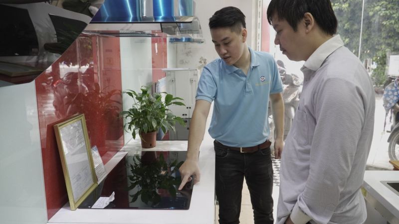 Dạo quanh các siêu thị online cho thấy, tỷ lệ các loại bếp từ, bếp điện, bếp hồng ngoại đã chiếm ưu thế nổi bật với nhiều dòng sản phẩm của các thương hiệu khách nhau. Dạo quanh các siêu thị online cho thấy, tỷ lệ các loại bếp từ, bếp điện, bếp hồng ngoại đã chiếm ưu thế nổi bật với nhiều dòng sản phẩm của các thương hiệu khách nhau.