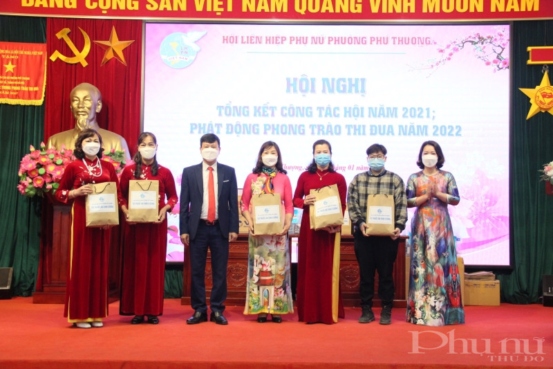 Hội LHPN phường Phú Thượng: Đi sát hơn, sâu hơn tới từng chi tổ hội và từng hội viên - ảnh 10