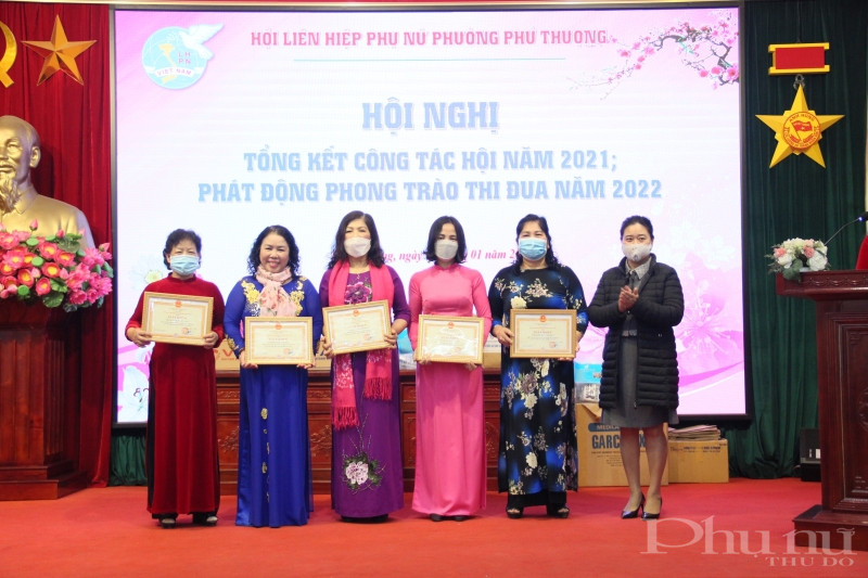 Hội LHPN phường Phú Thượng: Đi sát hơn, sâu hơn tới từng chi tổ hội và từng hội viên - ảnh 11
