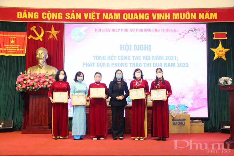 Hội LHPN phường Phú Thượng: Đi sát hơn, sâu hơn tới từng chi tổ hội và từng hội viên - ảnh 13