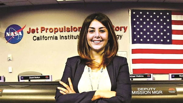 Diana Trujillo là người phụ nữ nhập cư gốc Tây Ban Nha đầu tiên làm việc tại NASA. Diana Trujillo là người phụ nữ nhập cư gốc Tây Ban Nha đầu tiên làm việc tại NASA.