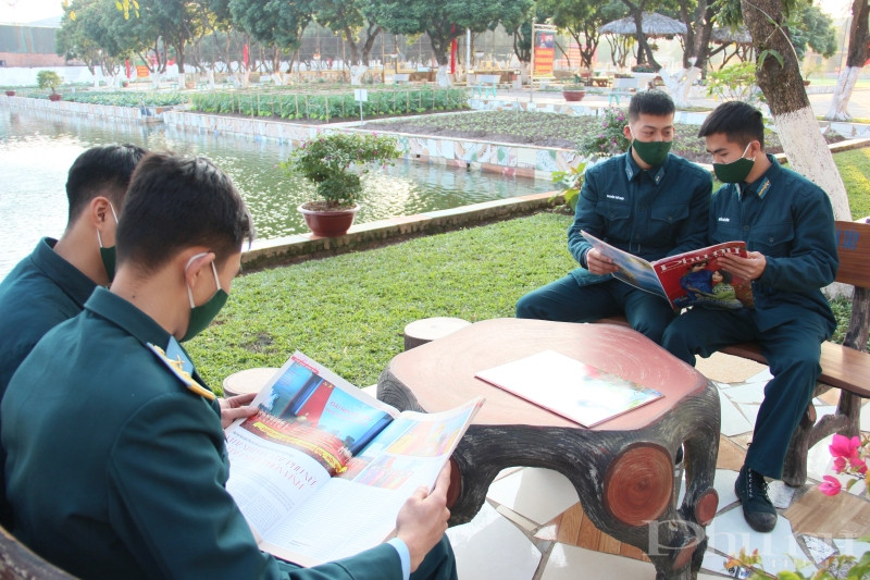 Hội LHPN Hà Nội thăm, chúc Tết Sư đoàn Phòng không 361 và các đơn vị trực thuộc - ảnh 20