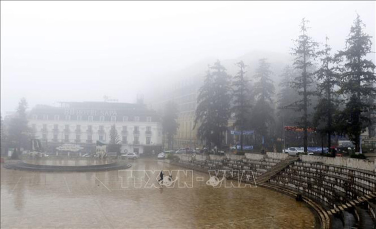 V&ugrave;ng n&uacute;i cao r&eacute;t đậm, c&oacute; khả năng xảy ra băng gi&aacute;. Ảnh: TTXVN