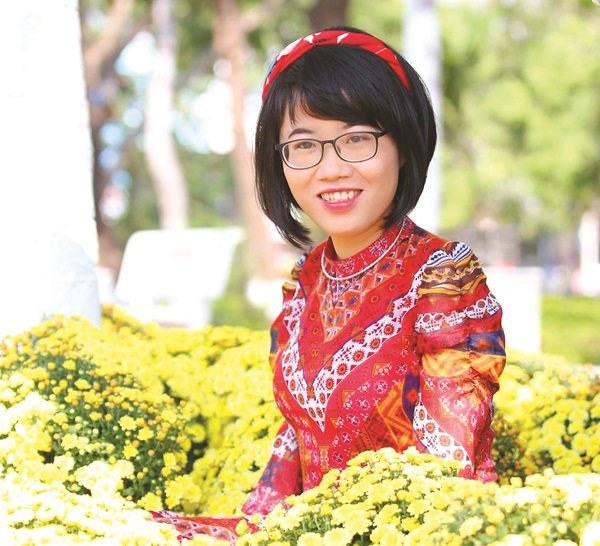 “Có văn chương tôi sống  trọn vẹn hơn” - ảnh 1