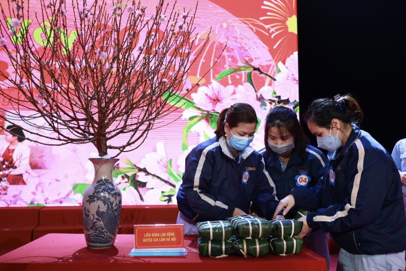 Những chiếc bánh chưng xanh vuông vắn đã được hoàn thành