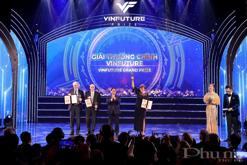 GS Katalin Kariko co de an dat giai chinh VinFuture.