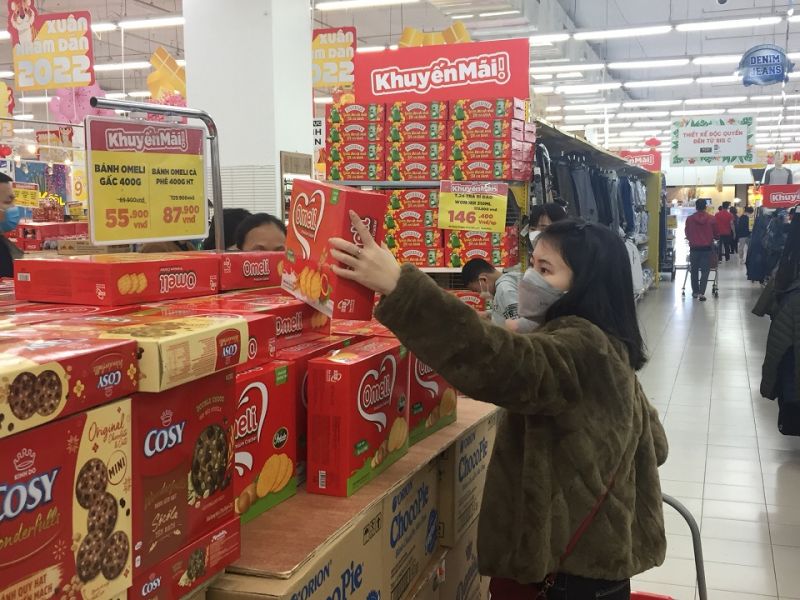 Sản phẩm bánh kẹo tết được người dân rất ưa chuộng vì mẫu mã đẹp