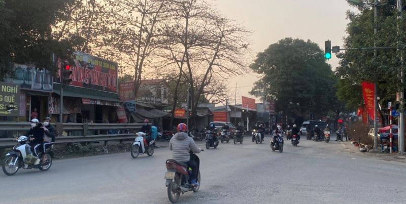 Người tham gia giao thông tại ngã ba Đây là ngã ba Quốc lộ 1A, địa phận Đỗ Xá-Vạn Điểm, huyện Thường Tín