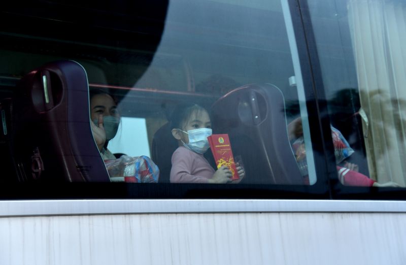 Những chuyến xe yêu thương và ấm áp đưa người LĐ về quê ăn - hoạt động nhân văn, ý nghĩa của tổ chức Công đoàn dành cho người LĐ