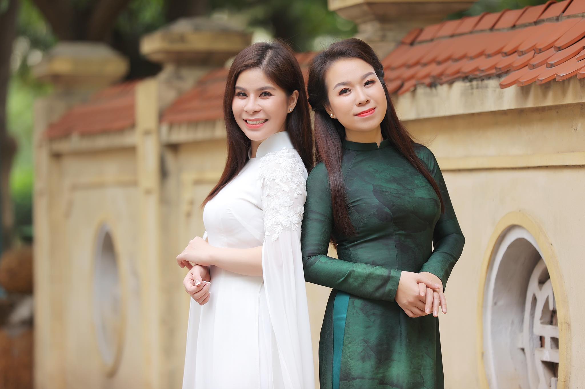 Chị em ca sĩ Thu Hà, Linh Hoa