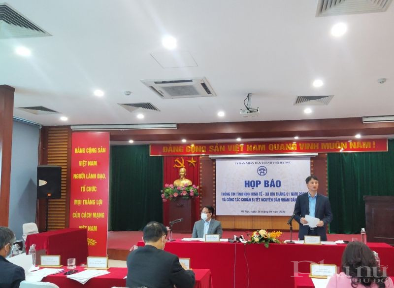 Thông tin về tình hình kinh tế - xã hội tháng 1/2022, Chánh Văn phòng - Người phát ngôn của UBND TP Hà Nội Nguyễn Anh Dũng  cho biết tại họp báo thông tin tình hình kinh tế - xã hội tháng 1 và nhiệm vụ trọng tâm tháng 2, công tác chuẩn bị phục vụ Nhân dân Thủ đô đón Tết Nguyên đán Nhâm Dần 2022