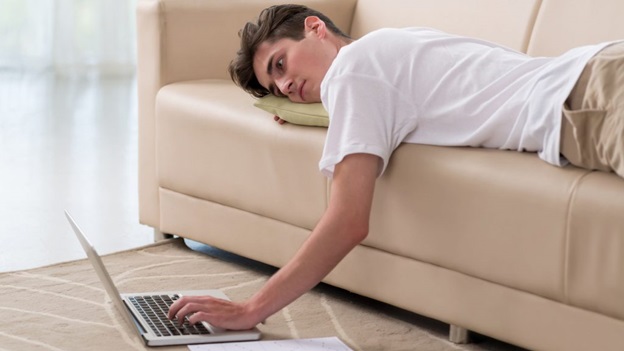 Th&oacute;i quen &iacute;t vận động kh&ocirc;ng tốt cho xương khớp.