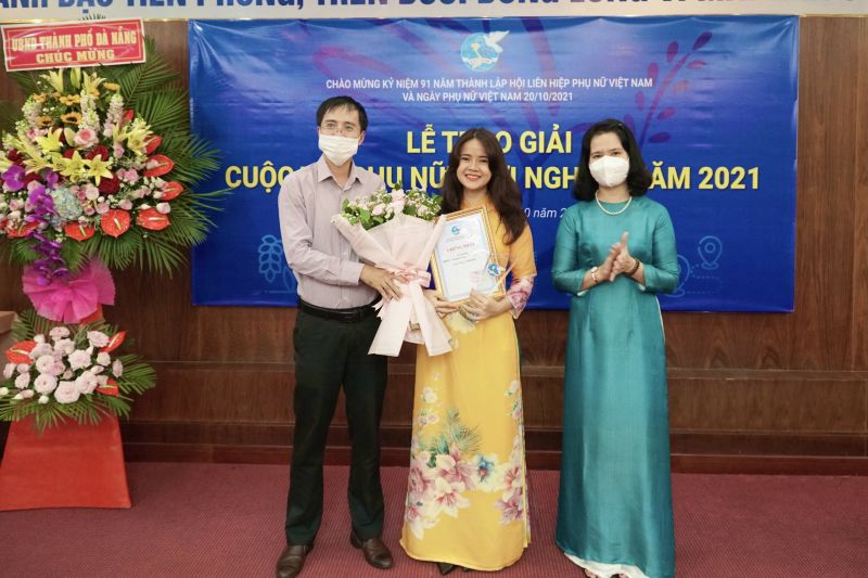 Đại diện Smartors nhận giải thưởng Triển vọng