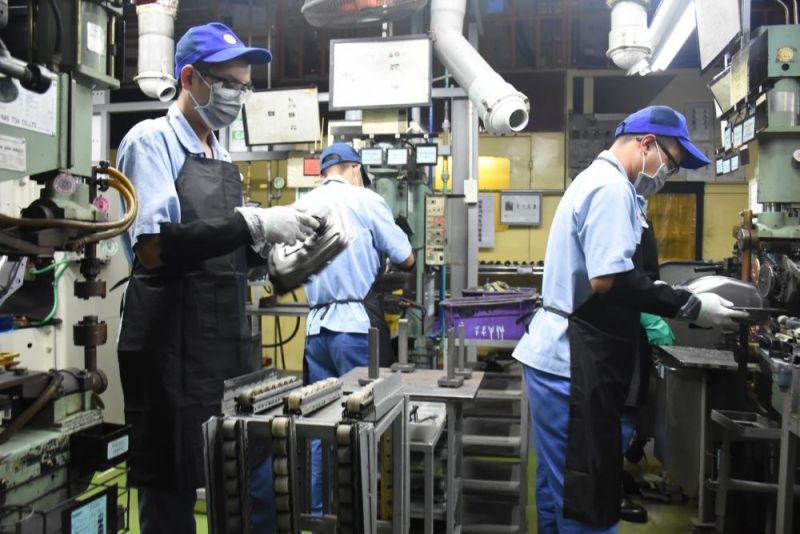 Sự quan tâm của lãnh đạo Thành phố tiếp thêm động lực cho công nhân, viên chức, lao động hăng hái thi đua lao động sản xuất ngay từ những ngày đầu Xuân mới.