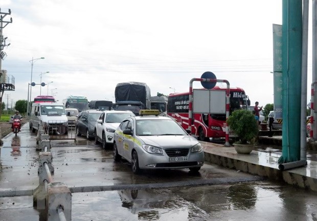 Phương tiện giao thông tại một trạm thu phí BOT. (Nguồn: TTXVN) Phương tiện giao thông tại một trạm thu phí BOT. (Nguồn: TTXVN)