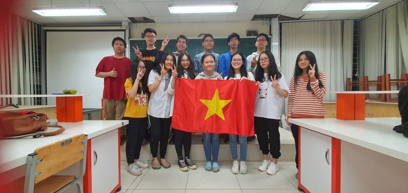 Trong đoàn học sinh tham gia IJSO năm nay, 4 nữ sinh lớp 10 đều để lại dấu ấn rất riêng