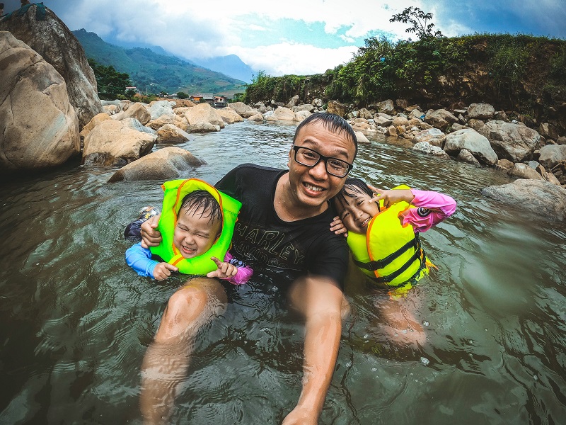 Những chuyến đi đã đem tới cho hai bé Kem, Kay nhiều trải nghiệm tuyệt vời