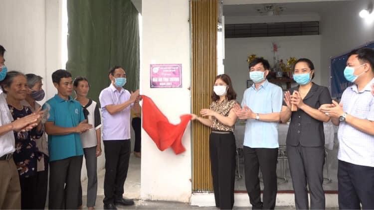 Hội LHPN huyện Mỹ Đức trao mái ấm cho hội viên khó khăn Hội LHPN huyện Mỹ Đức trao mái ấm cho hội viên khó khăn