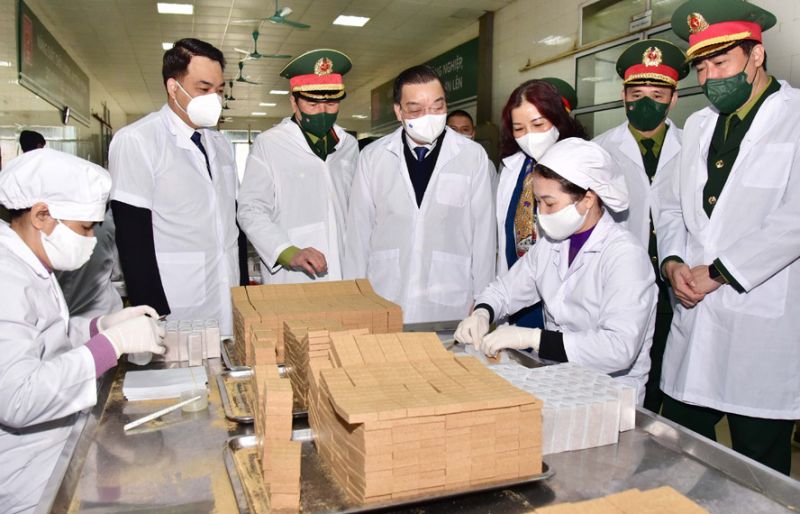 Chủ tịch UBND TP tham quan tại Công ty cổ phần 22