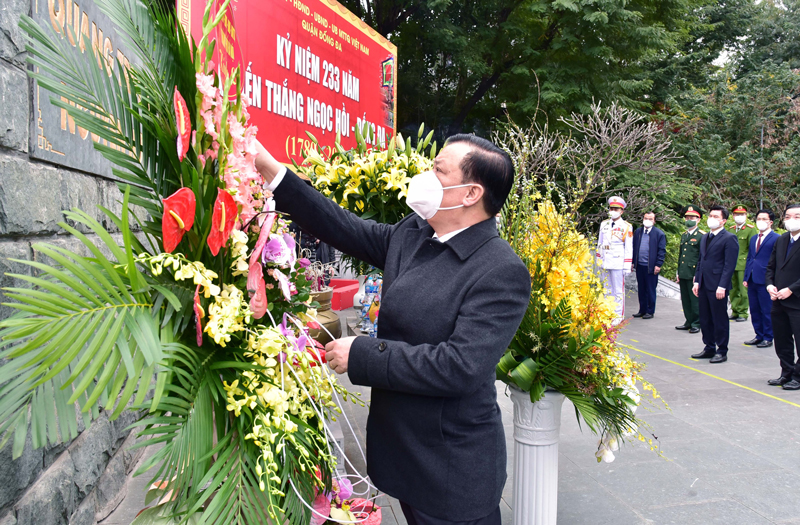 Bí thư Thành ủy Hà Nội Đinh Tiến Dũng dâng hoa nhân kỷ niệm 233 năm chiến thắng Ngọc Hồi - Đống Đa (1789-2022) và tưởng niệm anh hùng dân tộc Quang Trung - Nguyễn Huệ