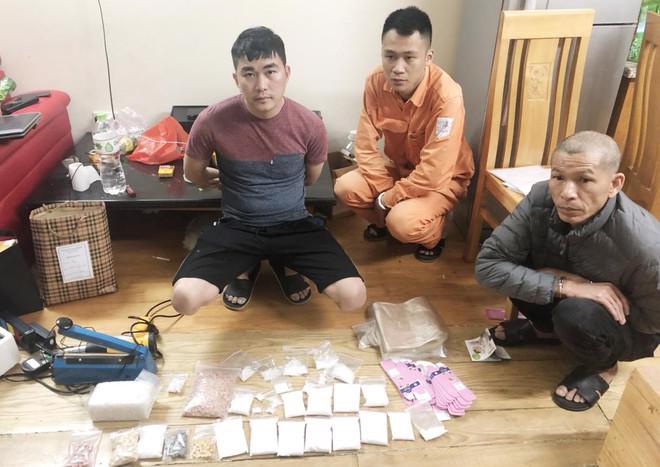 Nhóm đối tượng Quách Xuân Minh bị bắt giữ cùng tang vật