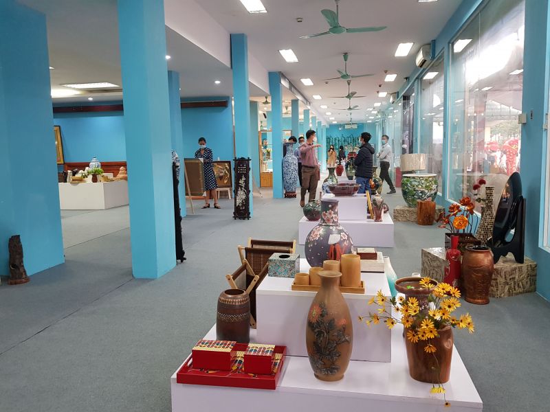 Điểm trưng bày và giới thiệu sản phẩm OCOP về thủ công mỹ nghệ của thành phố tại số 178 Quang Trung, Hà Đông