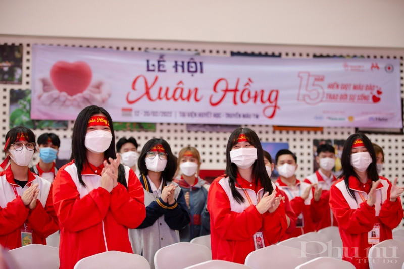 Các bạn trẻ bày tỏ tinh thần hưởng ứng Lễ hội Xuân hồng 2022.