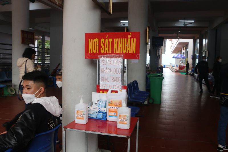 Nhiều điểm sát khuẩn được bố trí tại khu di tích quốc gia đặc biệt chùa Hương