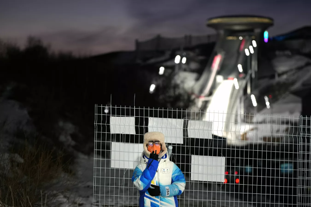 Cầu trượt tại Trung tâm trượt tuyết cầu nhảy quốc gia Trương Gia Khẩu.