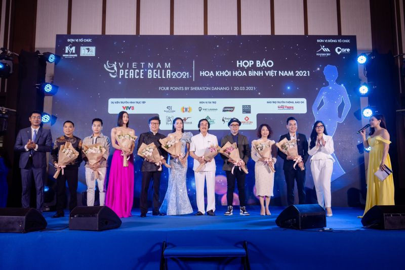 Ban giám khảo của cuộc thi ra mắt báo chí Ban giám khảo của cuộc thi ra mắt báo chí