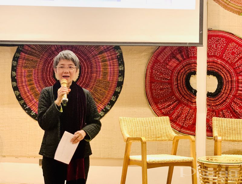 Bà Lê Kim Dung, Giám đốc Quốc gia, CARE Quốc tế tại Việt Nam cho rằng, đại dịch Covid-19 đã tạo ra gánh nặng mang đặc tính giới cho nữ công nhân. Bà Lê Kim Dung, Giám đốc Quốc gia, CARE Quốc tế tại Việt Nam cho rằng, đại dịch Covid-19 đã tạo ra gánh nặng mang đặc tính giới cho nữ công nhân.